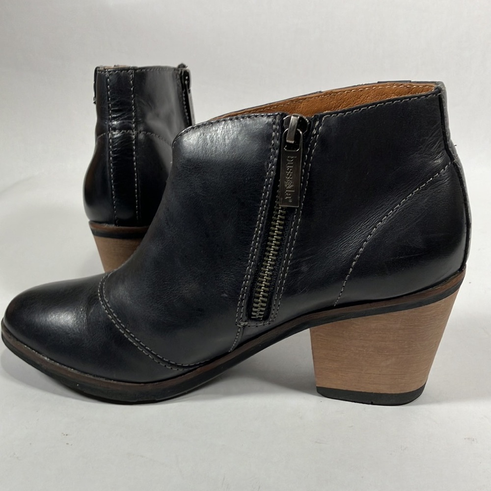 Bussola Ankle Boots